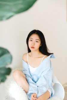 1亿米漂亮女巨人